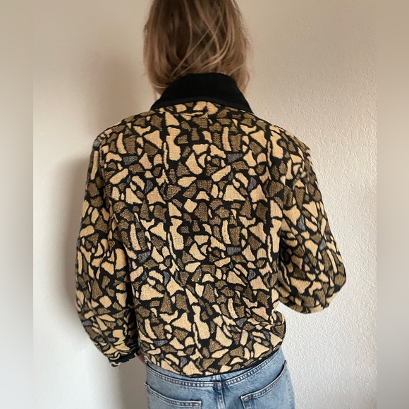 Funky looking jacket - Picture 5 of 5